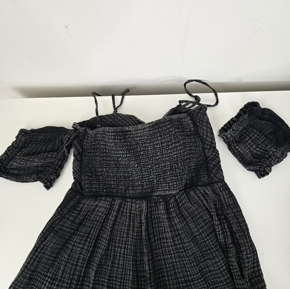 NWT Anthropologie Nixie Romper Back Size XS Front Knot Off the Shoulder Smocked - Picture 5 of 14